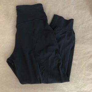 ❤️ Lululemon cropped joggers